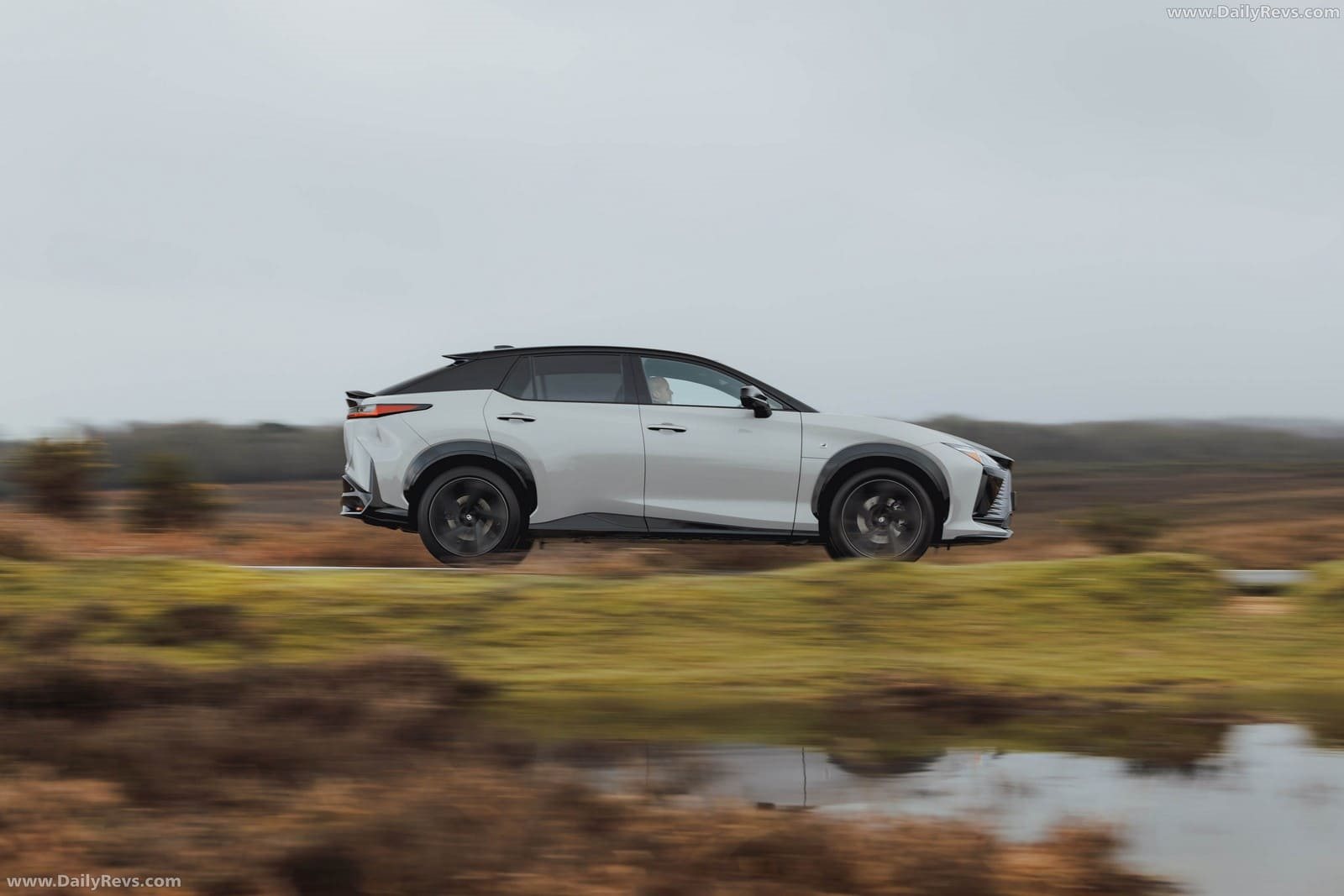 LEXUS RZ 550e F SPORT UK VERSION, foto 33