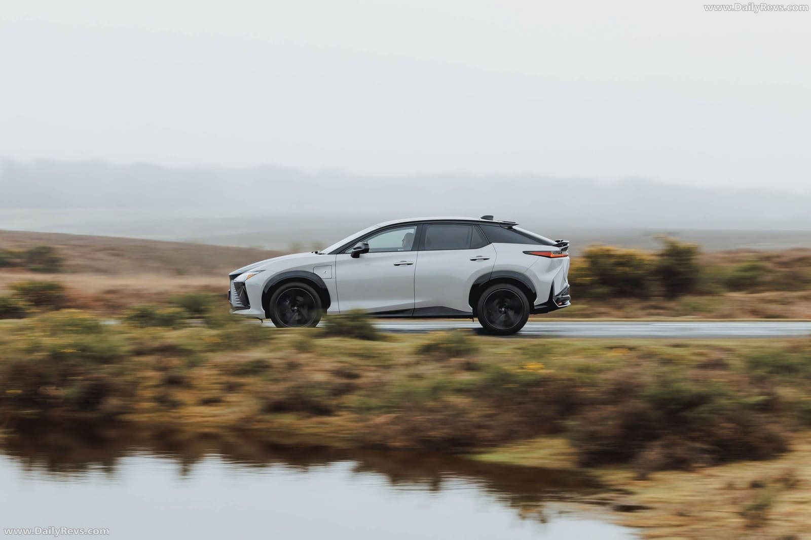 LEXUS RZ 550e F SPORT UK VERSION, foto 37