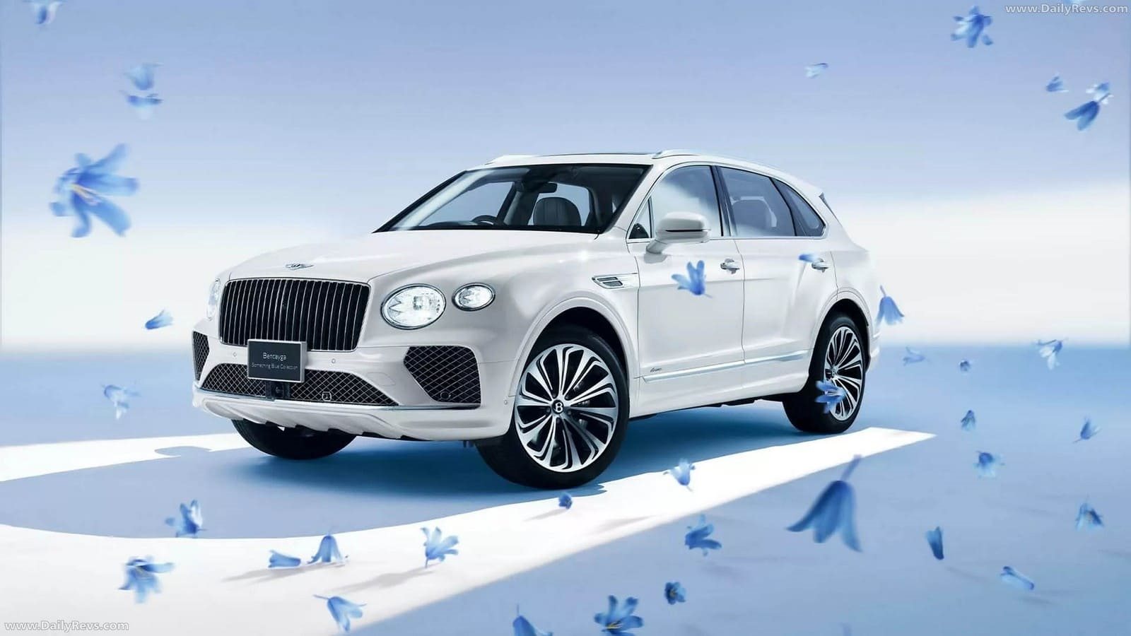 2026 - BENTLEY BENTAYGA SOMETHING BLUE COLLECTION, foto 1