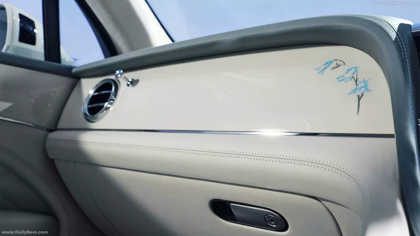 2026 - BENTLEY BENTAYGA SOMETHING BLUE COLLECTION, foto 7