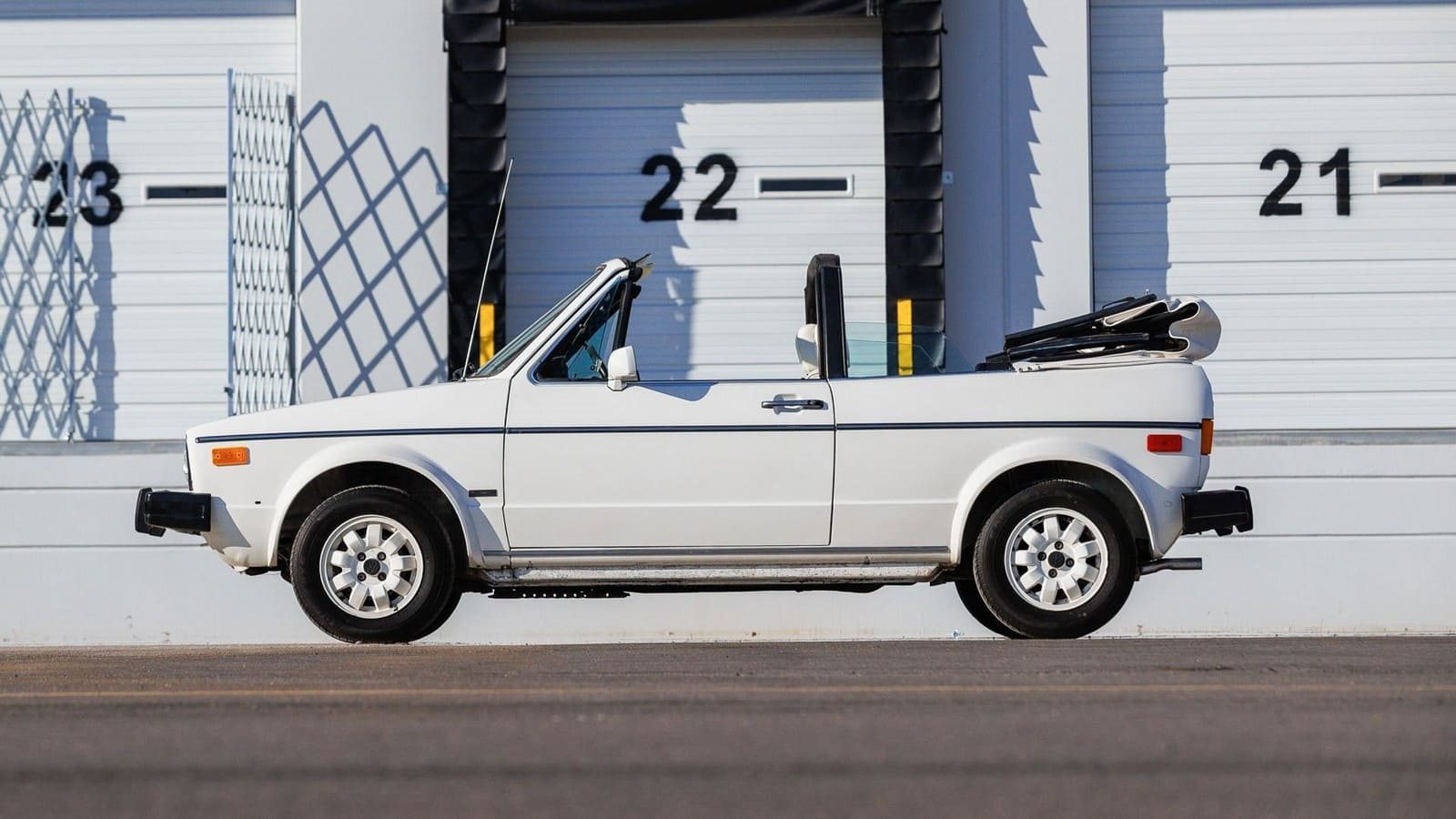 1983 - VOLKSWAGEN RABBIT CONVERTIBLE WOLFSBURG LIMITED EDITION, foto 2