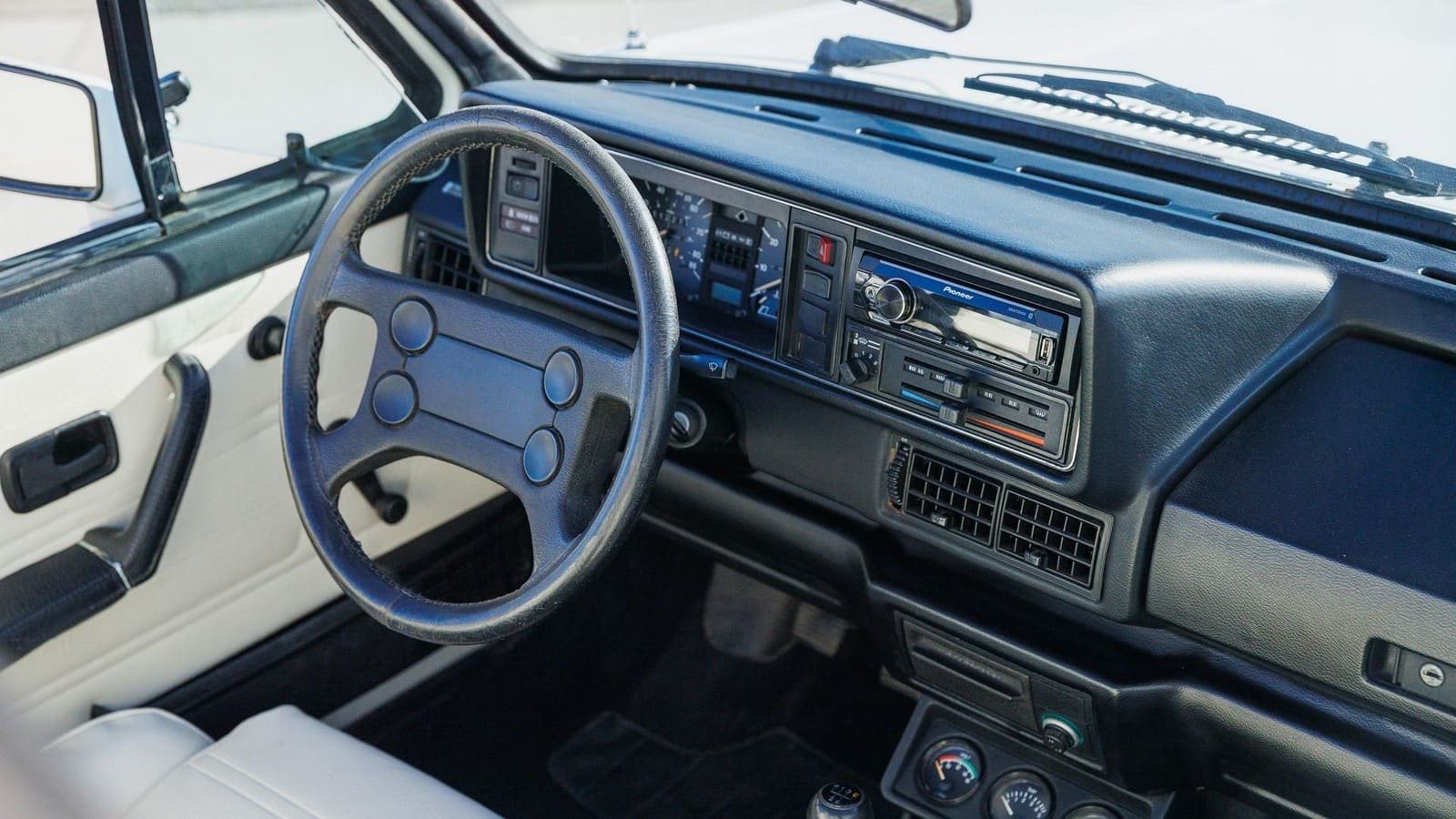 1983 - VOLKSWAGEN RABBIT CONVERTIBLE WOLFSBURG LIMITED EDITION, foto 23