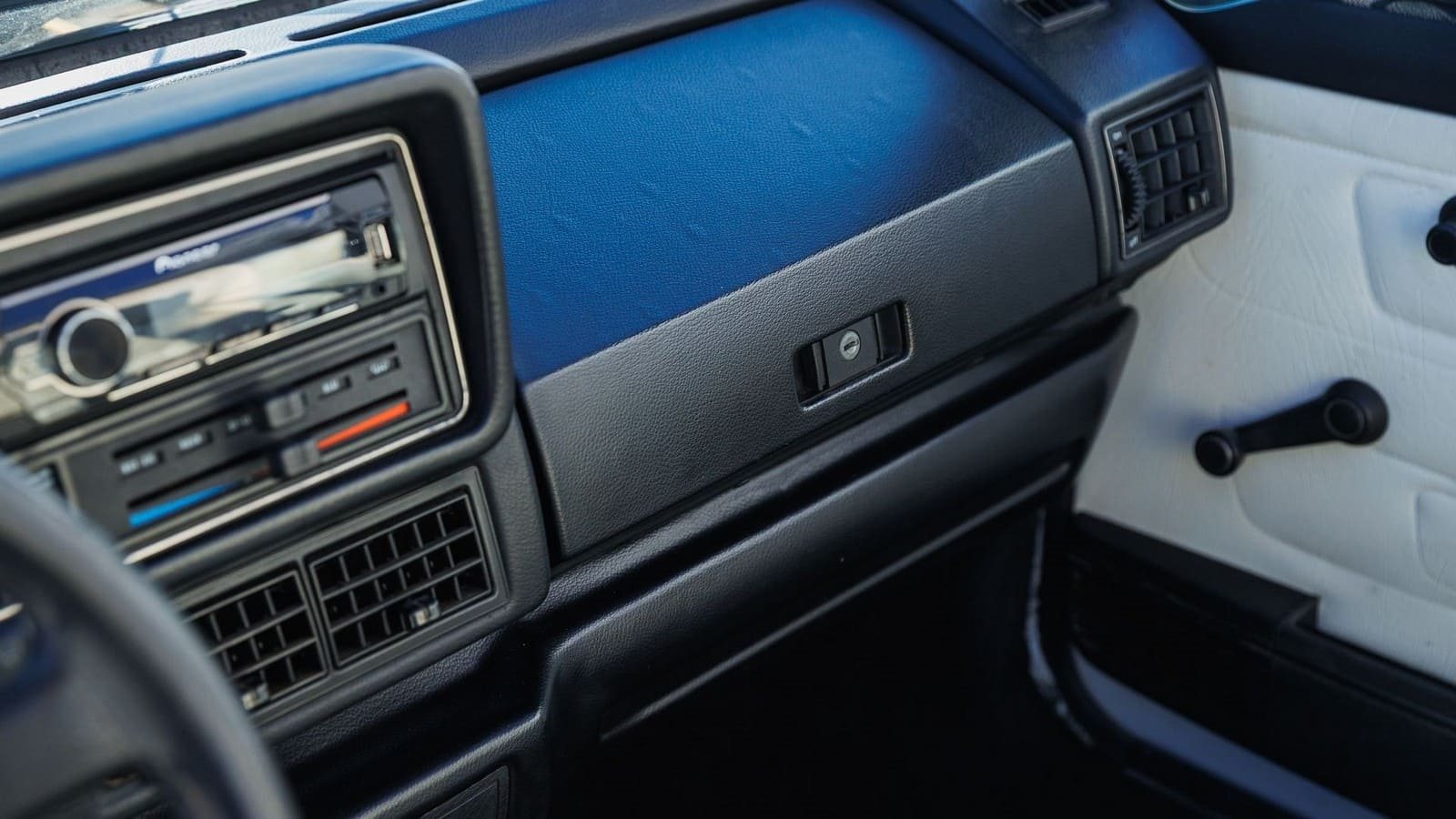 1983 - VOLKSWAGEN RABBIT CONVERTIBLE WOLFSBURG LIMITED EDITION, foto 27