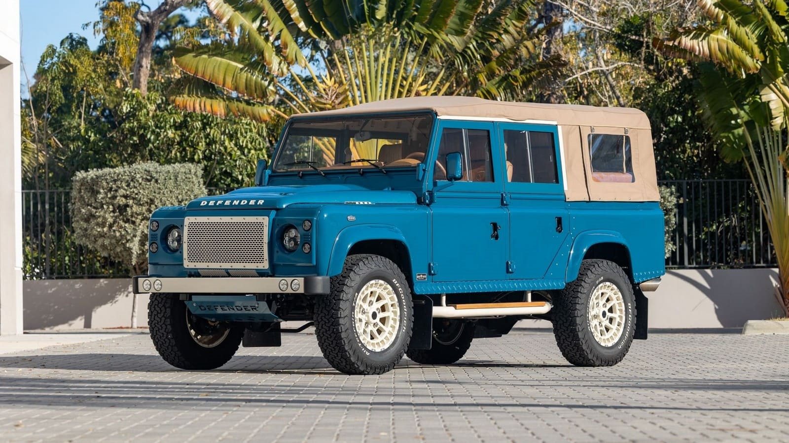 1988 - LAND ROVER D110 SOFT TOP BY ROVER TROPHY, foto 1