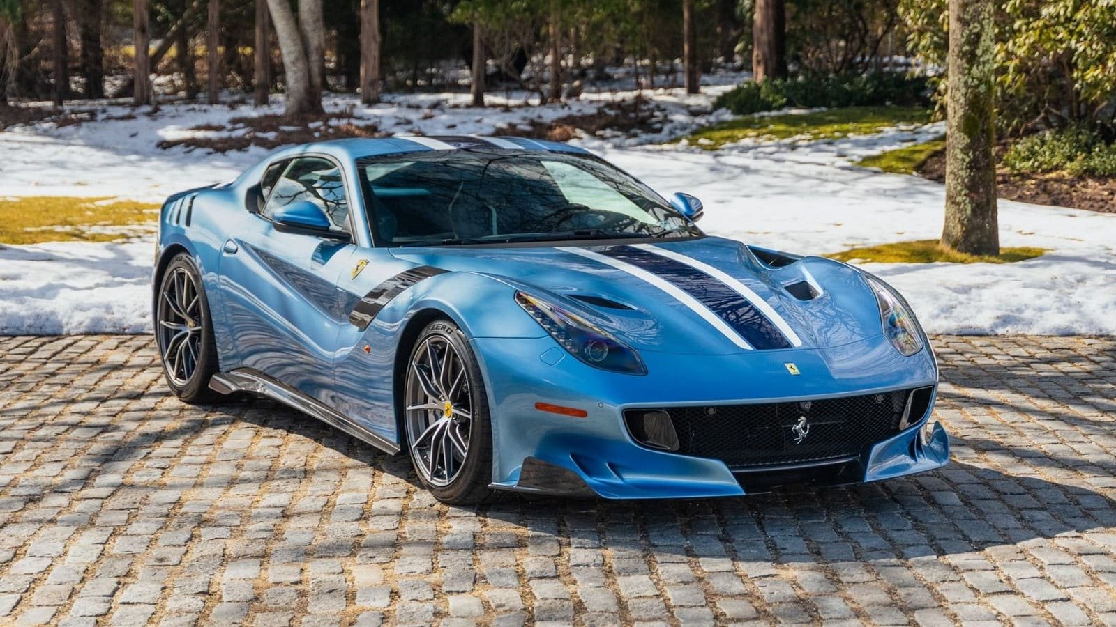 2017 - FERRARI F12tdf AZZURRO CALIFORNIA, foto 1