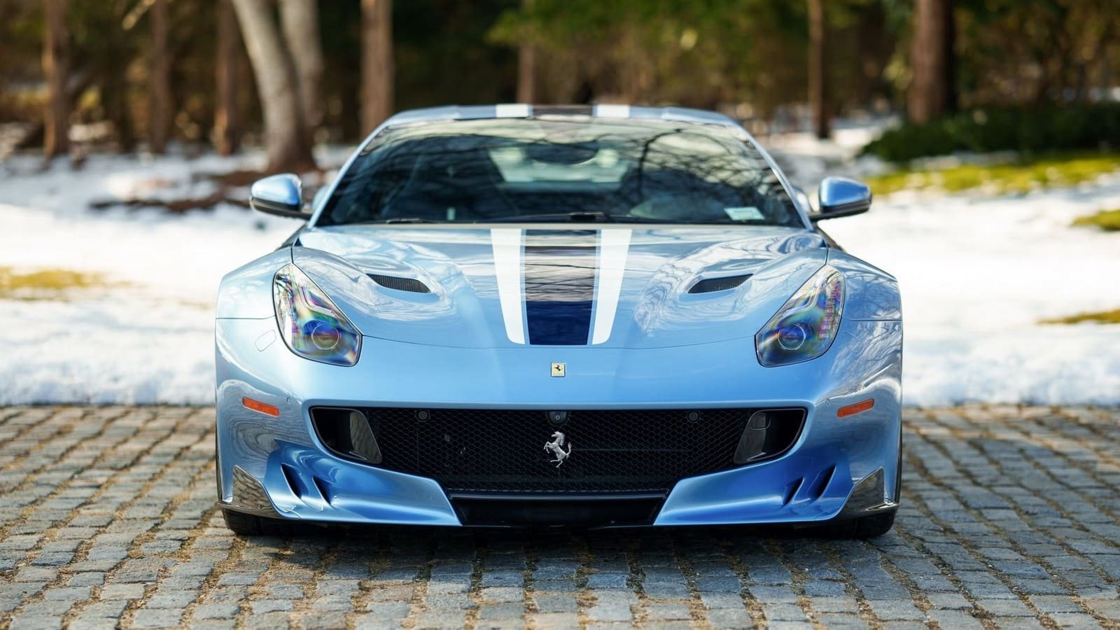 2017 - FERRARI F12tdf AZZURRO CALIFORNIA, foto 4