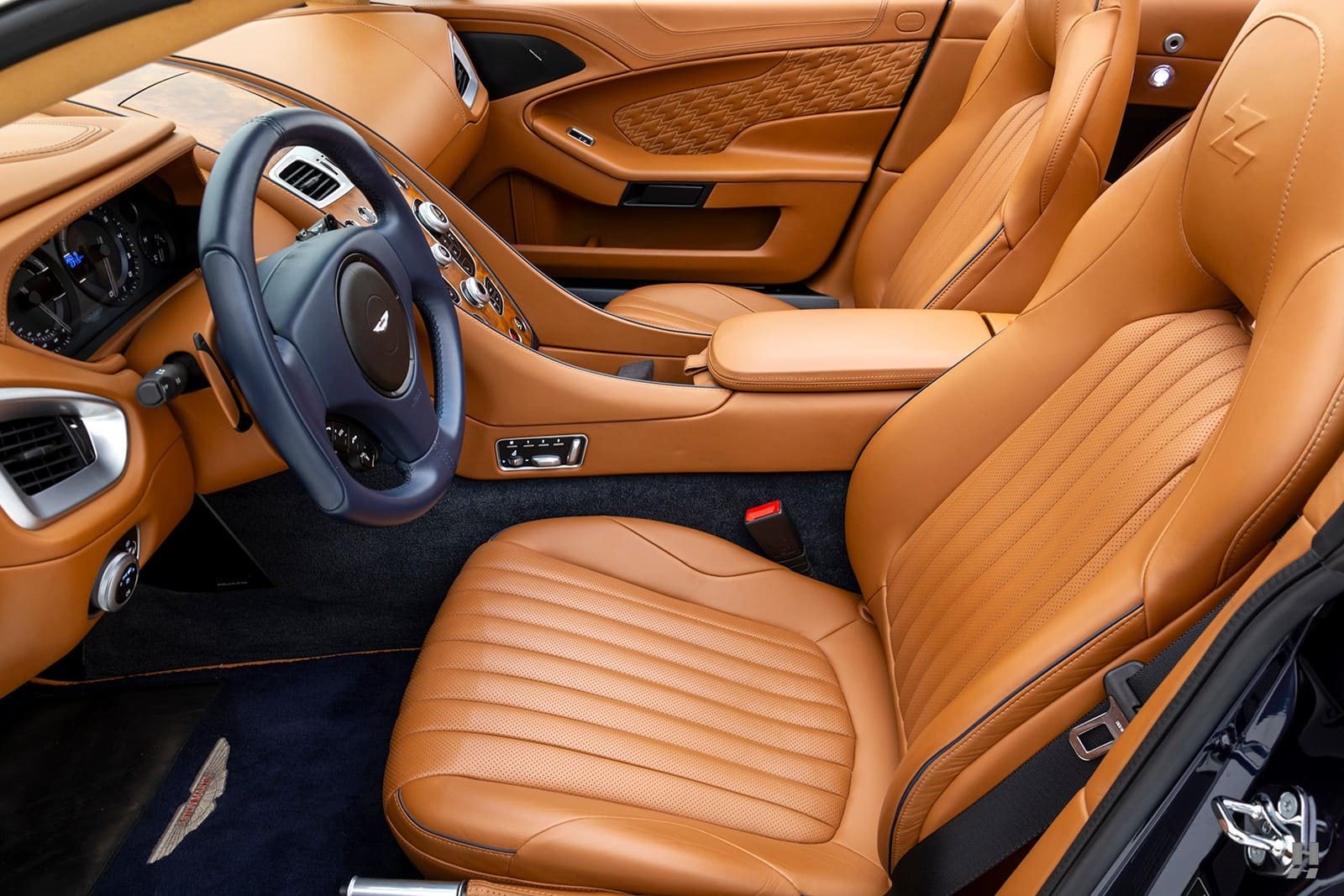 2018 - ASTON MARTIN VANQUISH ZAGATO VOLANTE ORIENT BLUE, foto 10