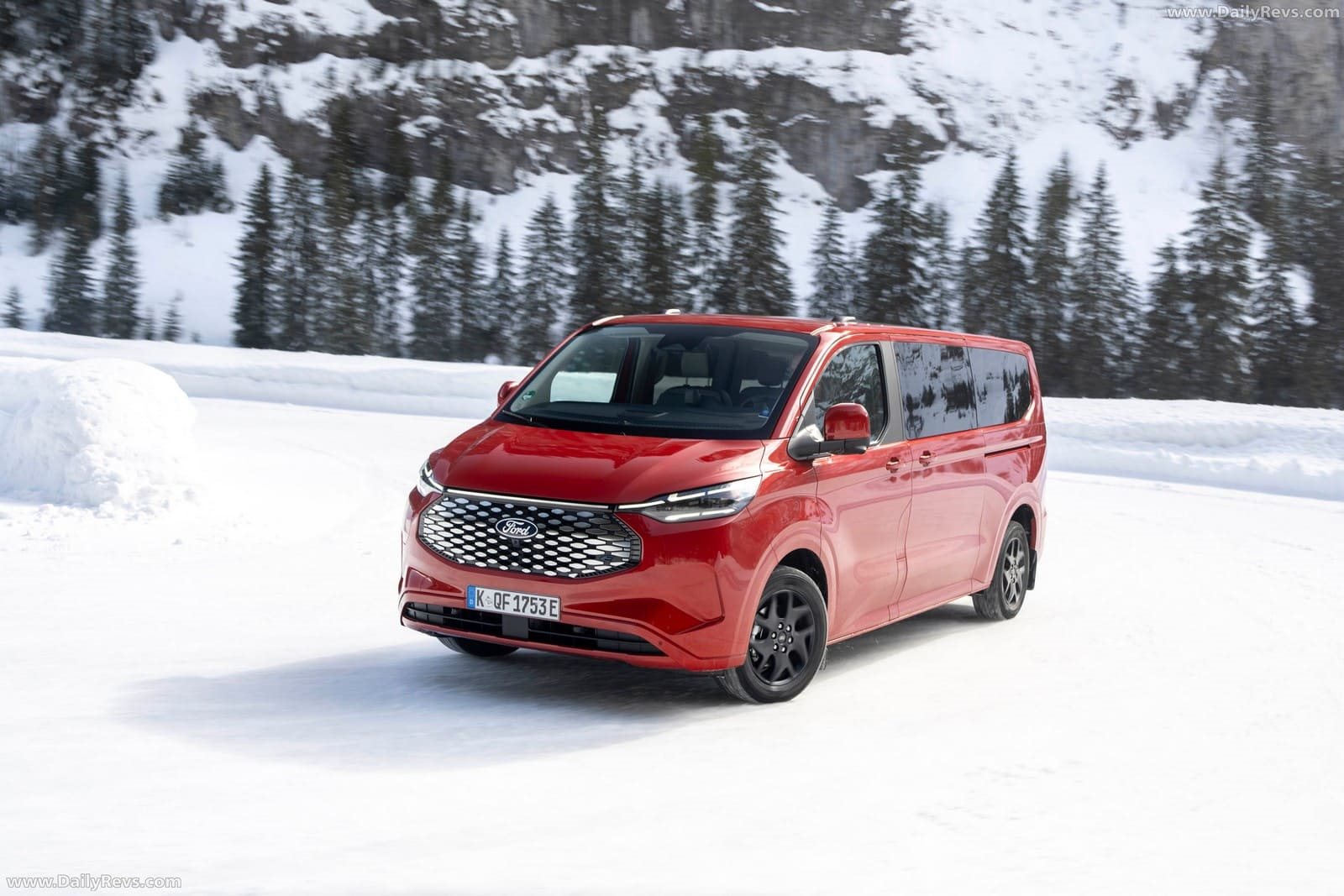 2026 - FORD E-TOURNEO CUSTOM AWD, foto 2