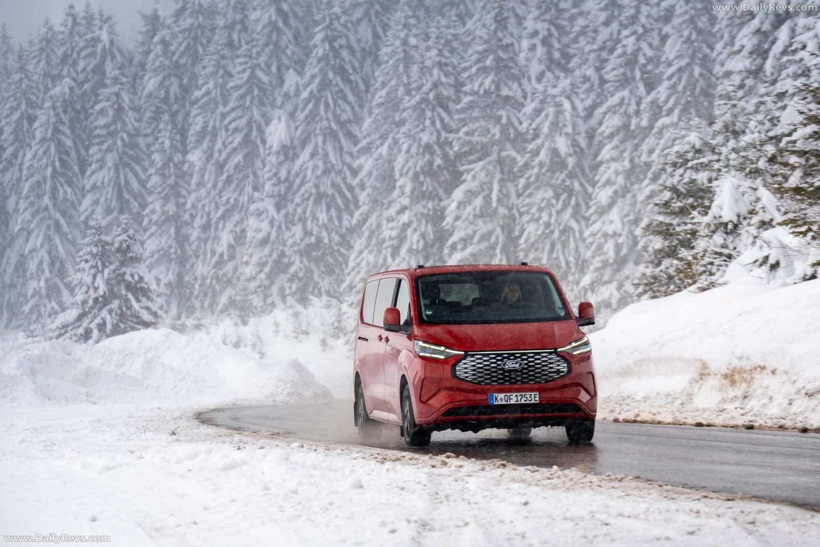 2026 - FORD E-TOURNEO CUSTOM AWD, foto 4
