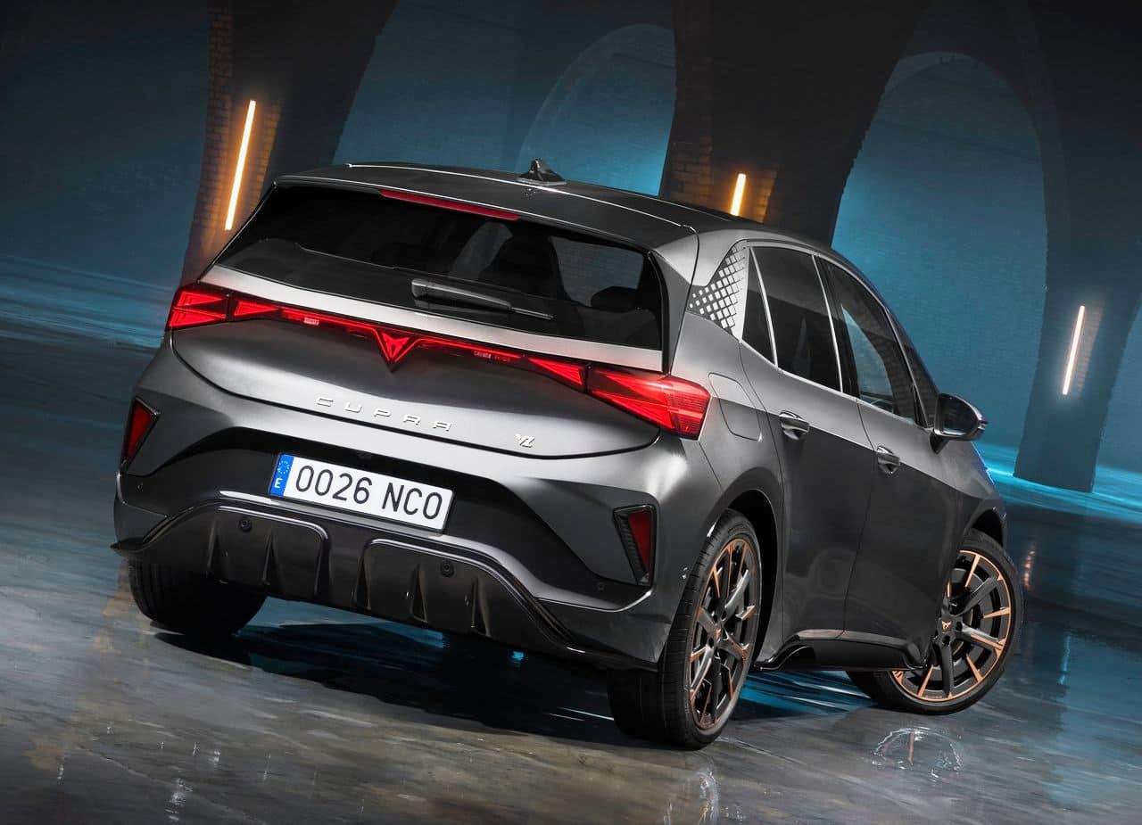 2027 - CUPRA BORN, foto 2