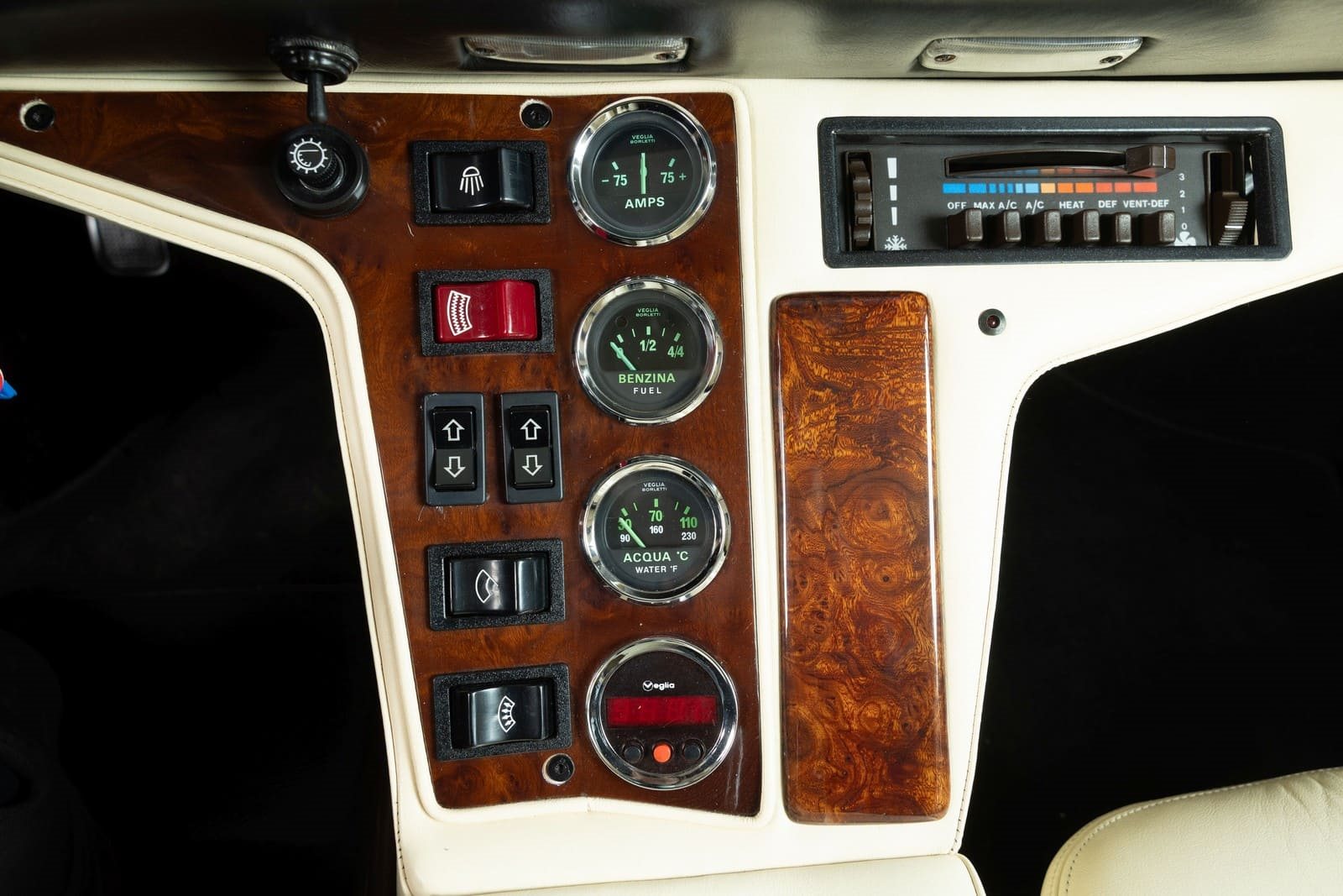 1988 - DE TOMASO PANTERA GT5-S RED, foto 11