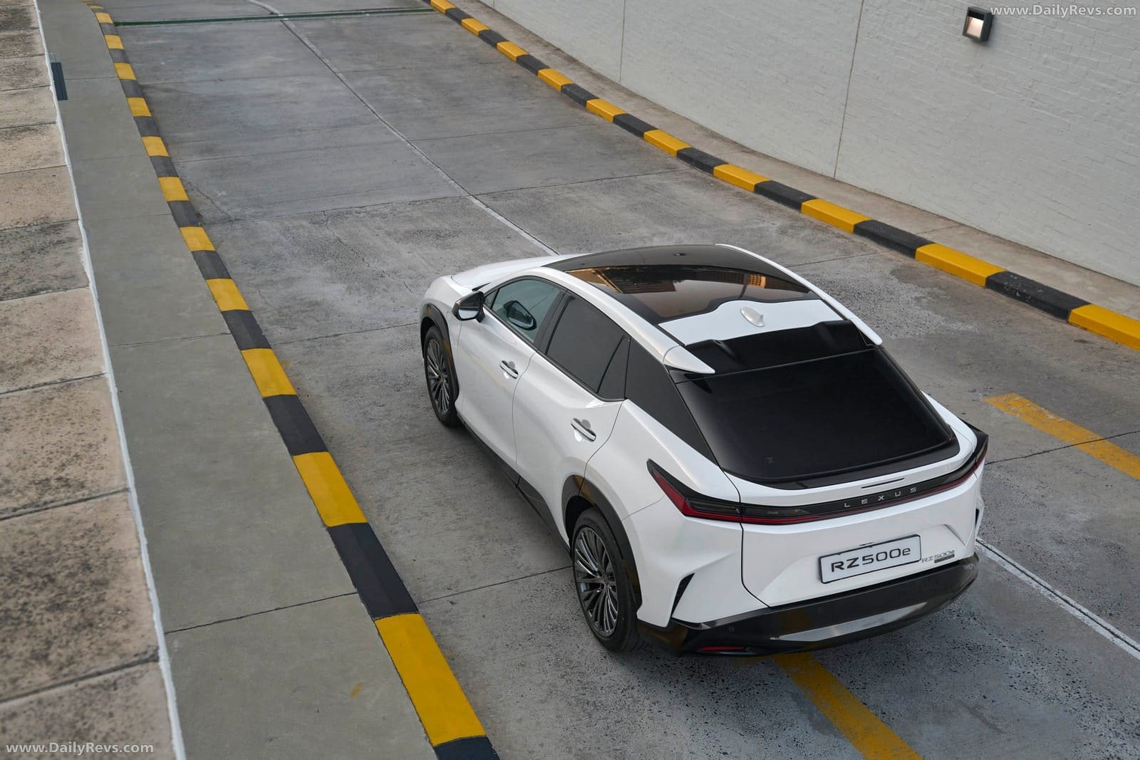 LEXUS RZ 500e SA VERSION, foto 32