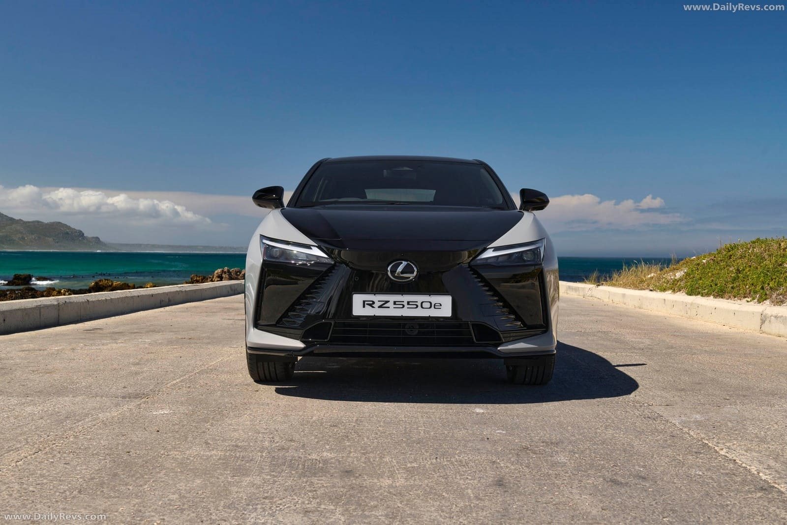 LEXUS RZ 550e F SPORT SA VERSION, foto 1