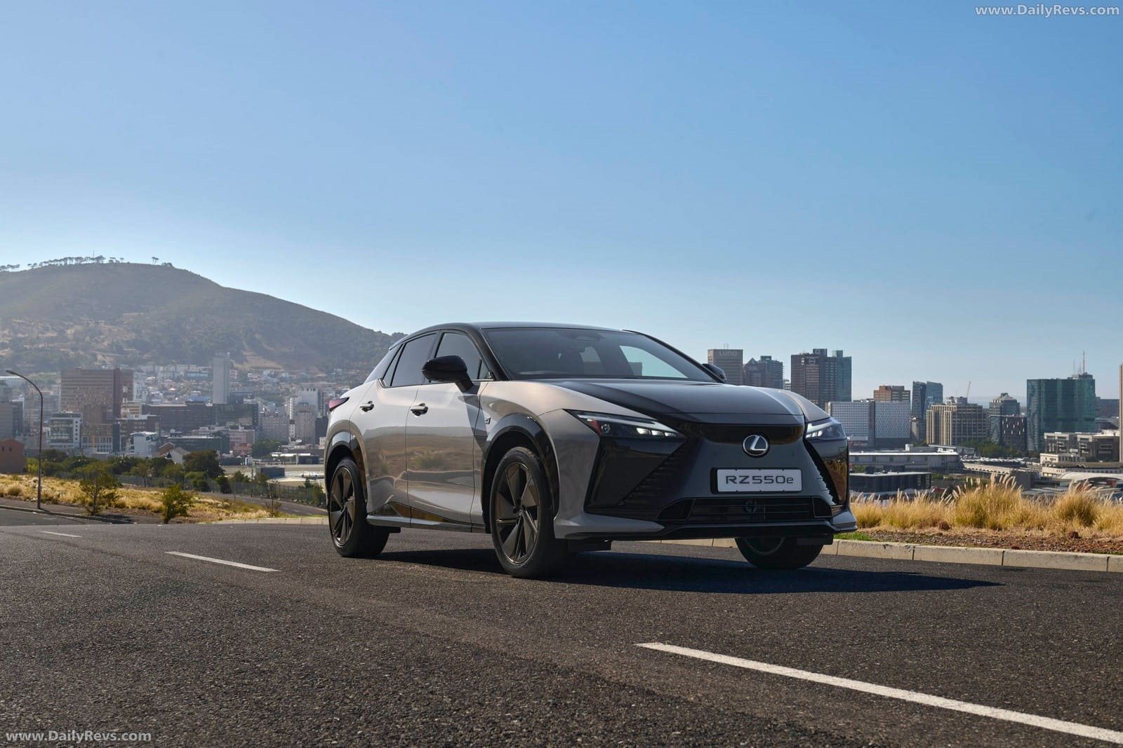 LEXUS RZ 550e F SPORT SA VERSION, foto 14