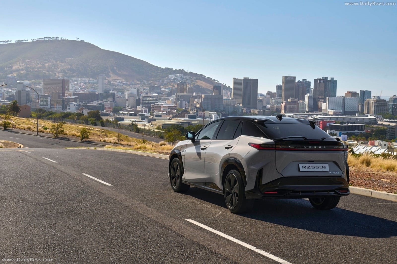 LEXUS RZ 550e F SPORT SA VERSION, foto 20