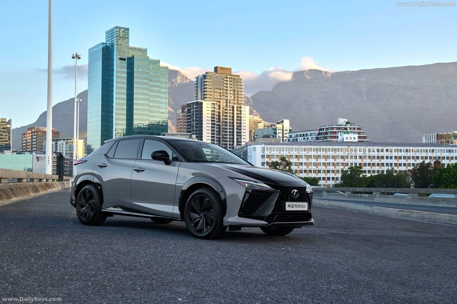 LEXUS RZ 550e F SPORT SA VERSION, foto 30