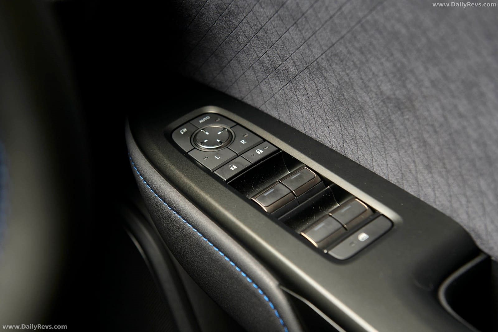 LEXUS RZ 550e F SPORT SA VERSION, foto 75