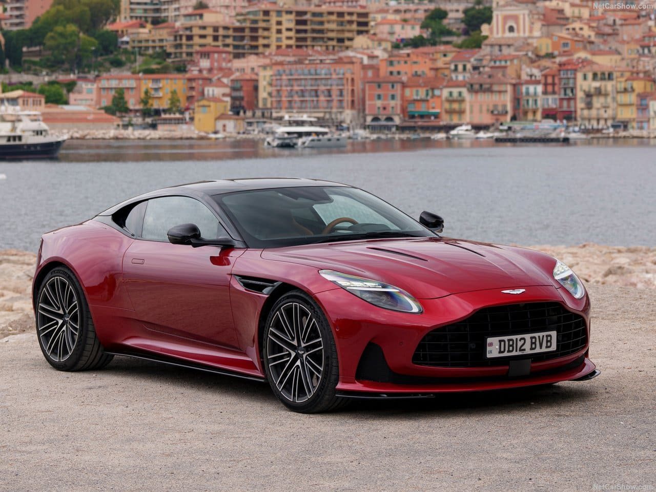 2024 - ASTON MARTIN DB12 HYPER RED, foto 10