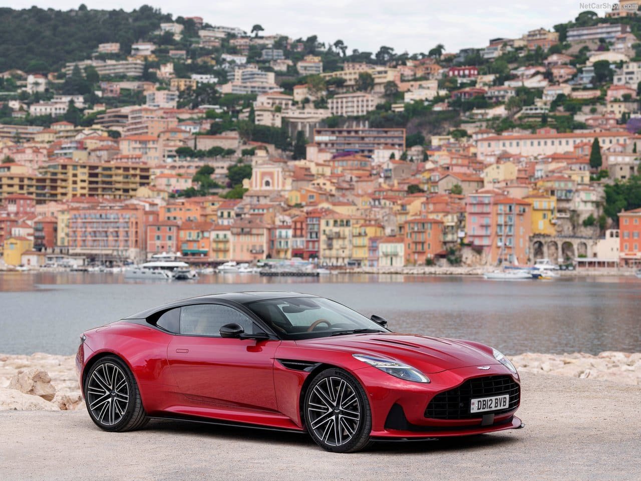 2024 - ASTON MARTIN DB12 HYPER RED, foto 12