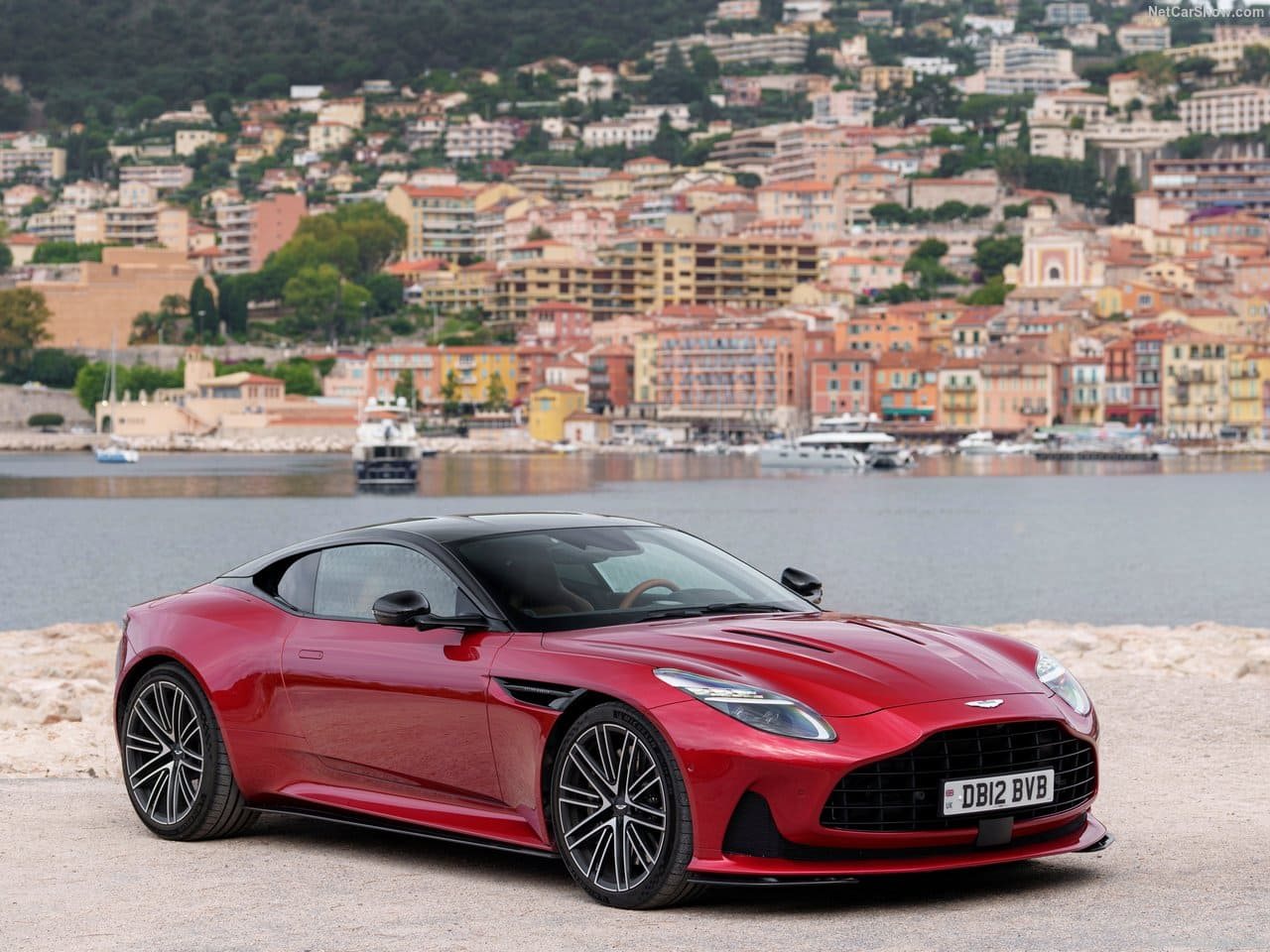 2024 - ASTON MARTIN DB12 HYPER RED, foto 18