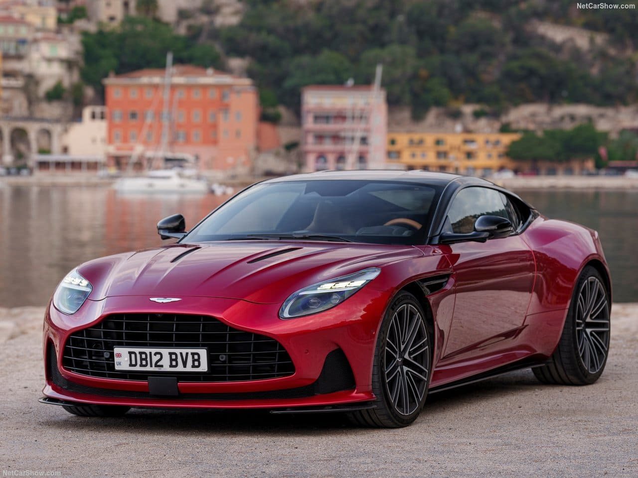 2024 - ASTON MARTIN DB12 HYPER RED, foto 21