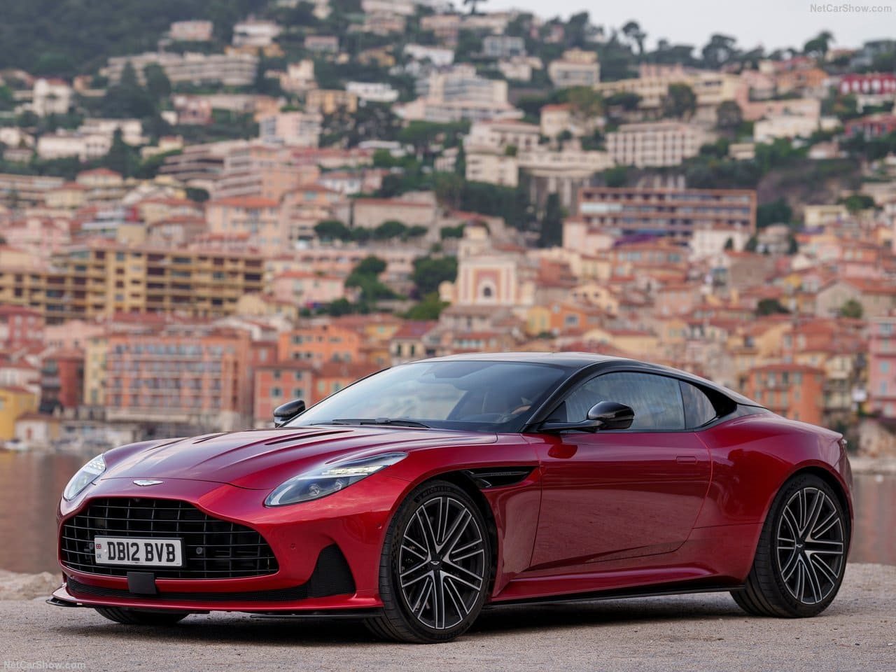 2024 - ASTON MARTIN DB12 HYPER RED, foto 22