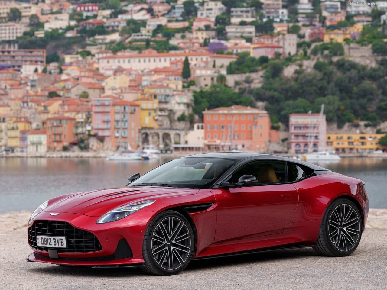 2024 - ASTON MARTIN DB12 HYPER RED, foto 23