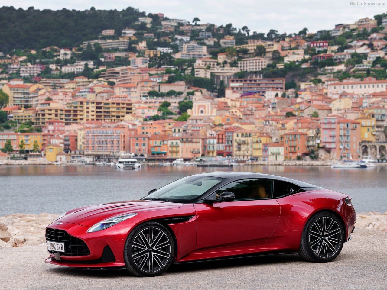 2024 - ASTON MARTIN DB12 HYPER RED, foto 24