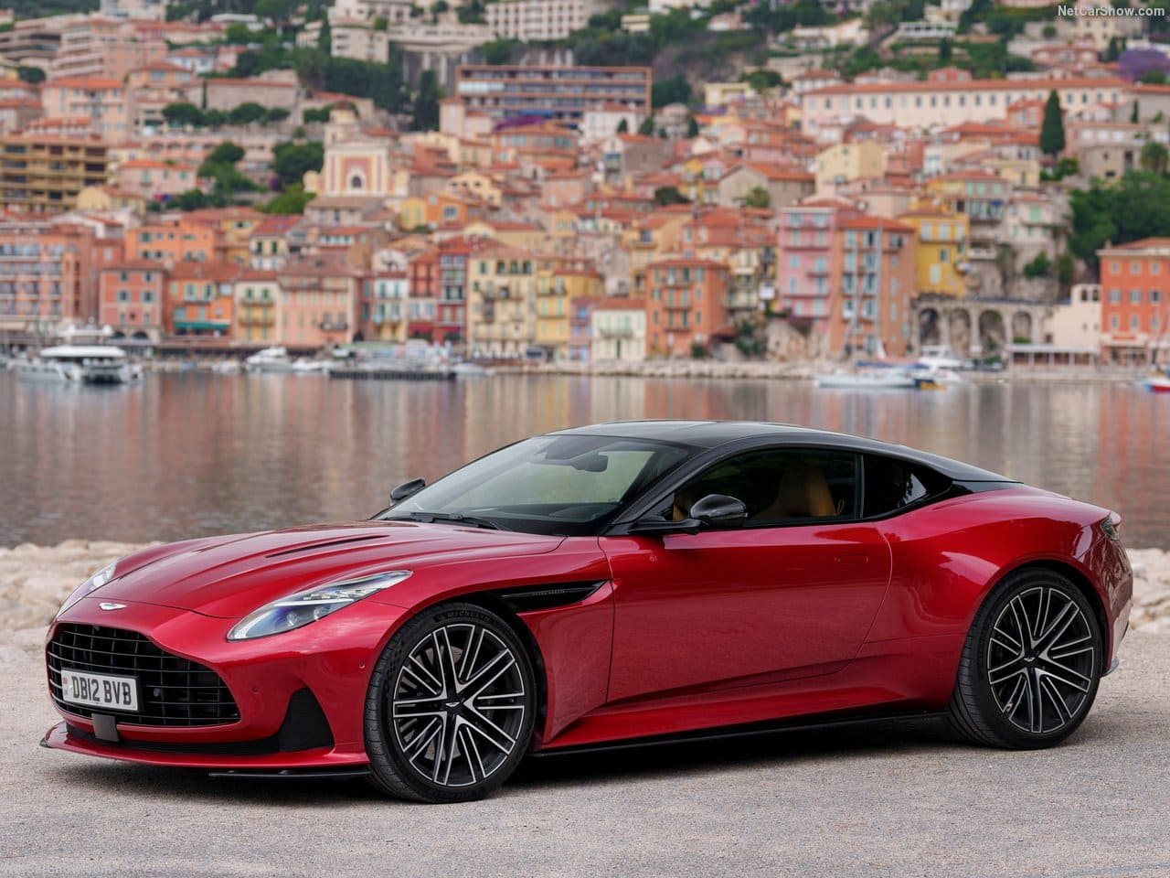 2024 - ASTON MARTIN DB12 HYPER RED, foto 25