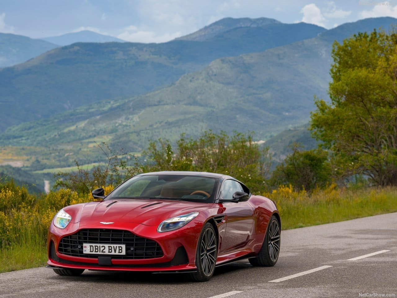 2024 - ASTON MARTIN DB12 HYPER RED, foto 27