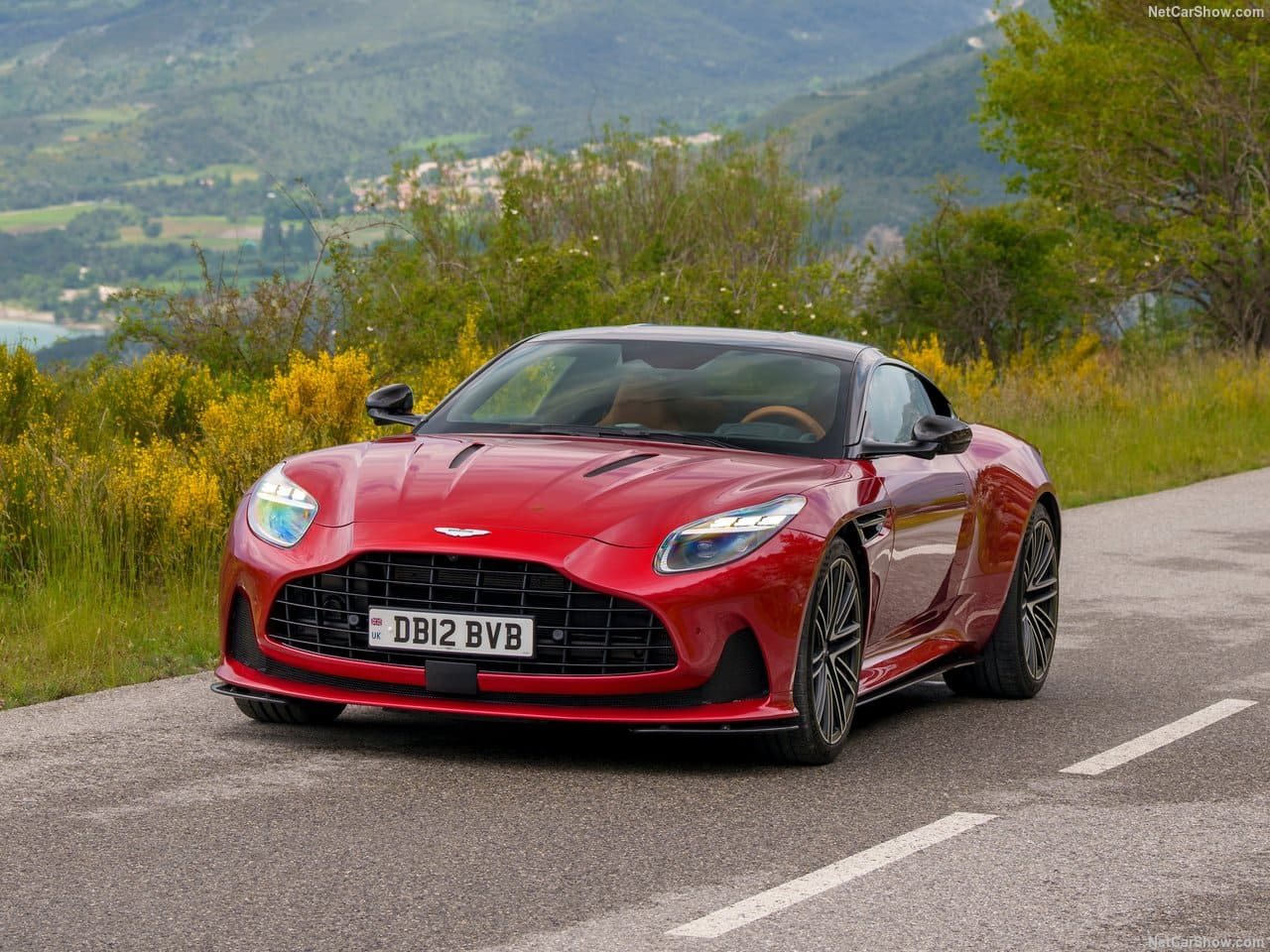 2024 - ASTON MARTIN DB12 HYPER RED, foto 28