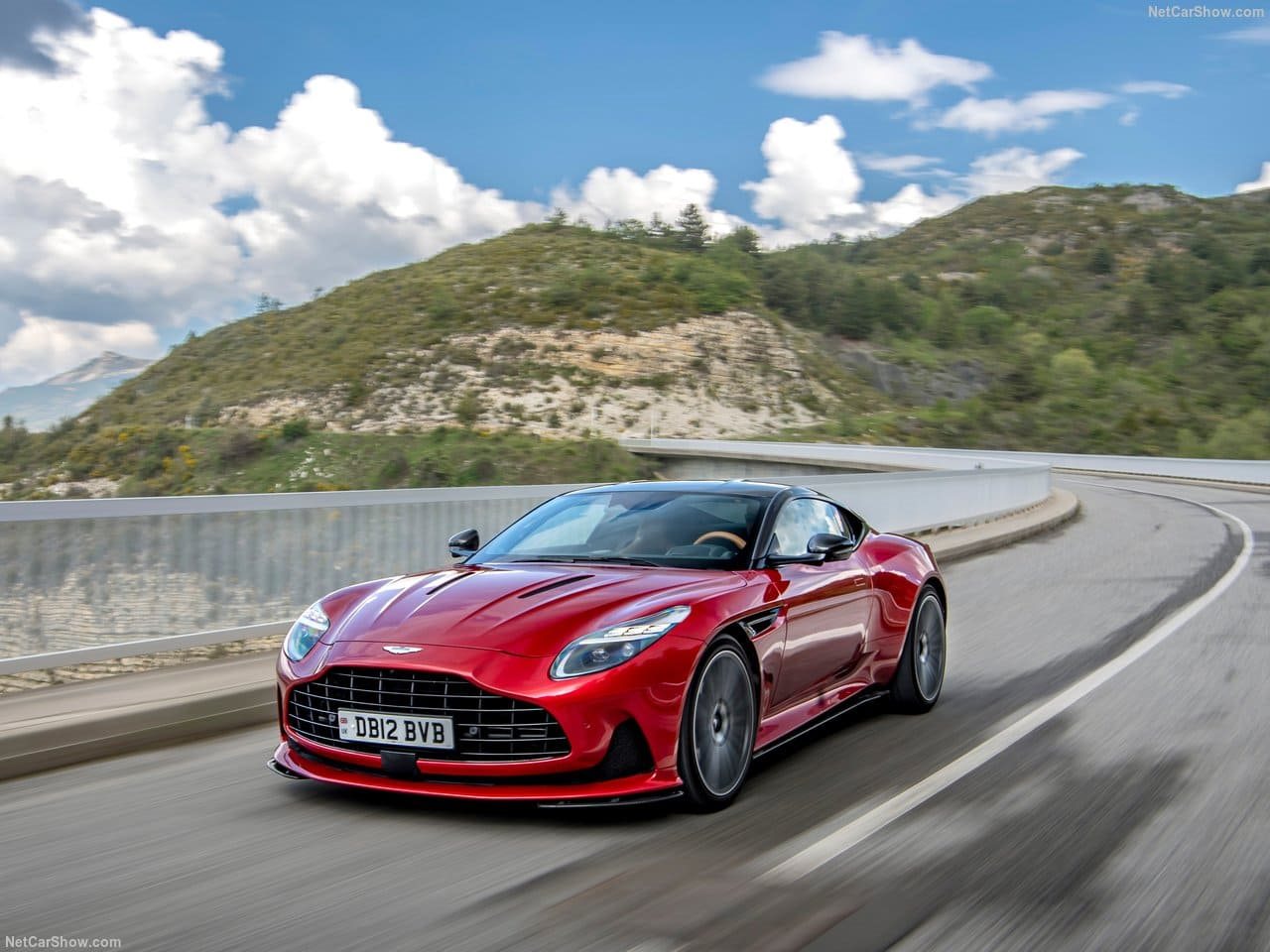 2024 - ASTON MARTIN DB12 HYPER RED, foto 30