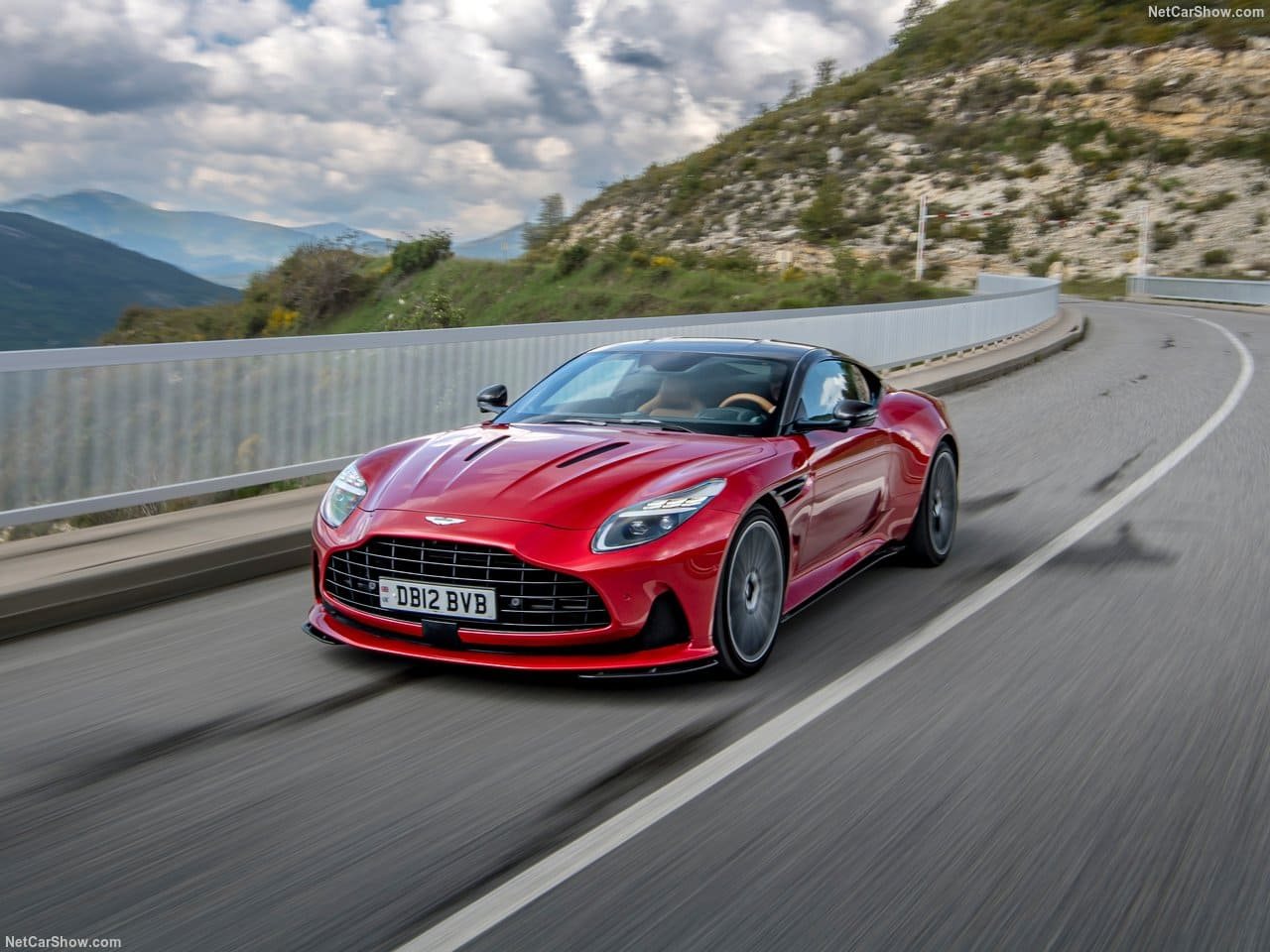 2024 - ASTON MARTIN DB12 HYPER RED, foto 31