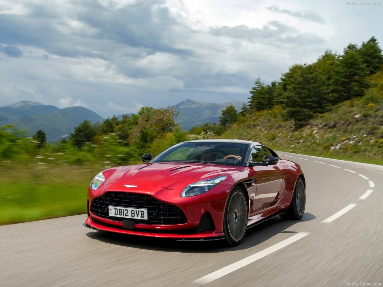 2024 - ASTON MARTIN DB12 HYPER RED, foto 32