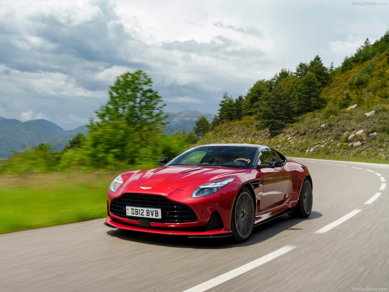 2024 - ASTON MARTIN DB12 HYPER RED, foto 33