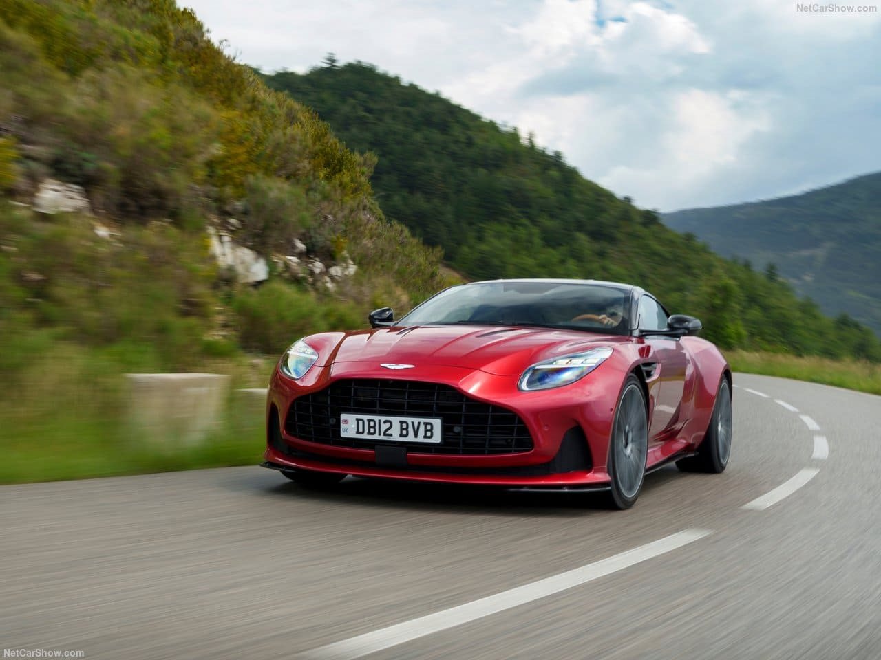 2024 - ASTON MARTIN DB12 HYPER RED, foto 34