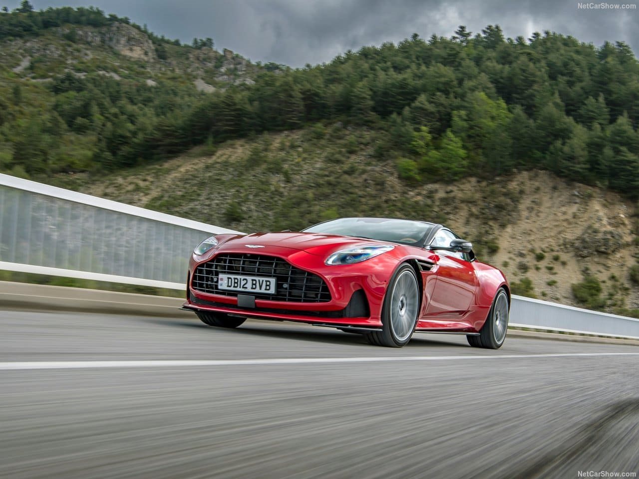 2024 - ASTON MARTIN DB12 HYPER RED, foto 39