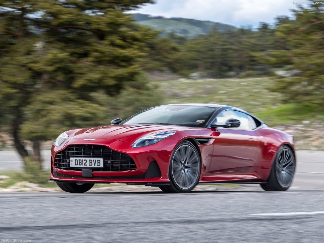 2024 - ASTON MARTIN DB12 HYPER RED, foto 40