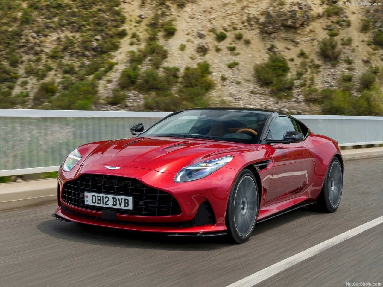 2024 - ASTON MARTIN DB12 HYPER RED, foto 42
