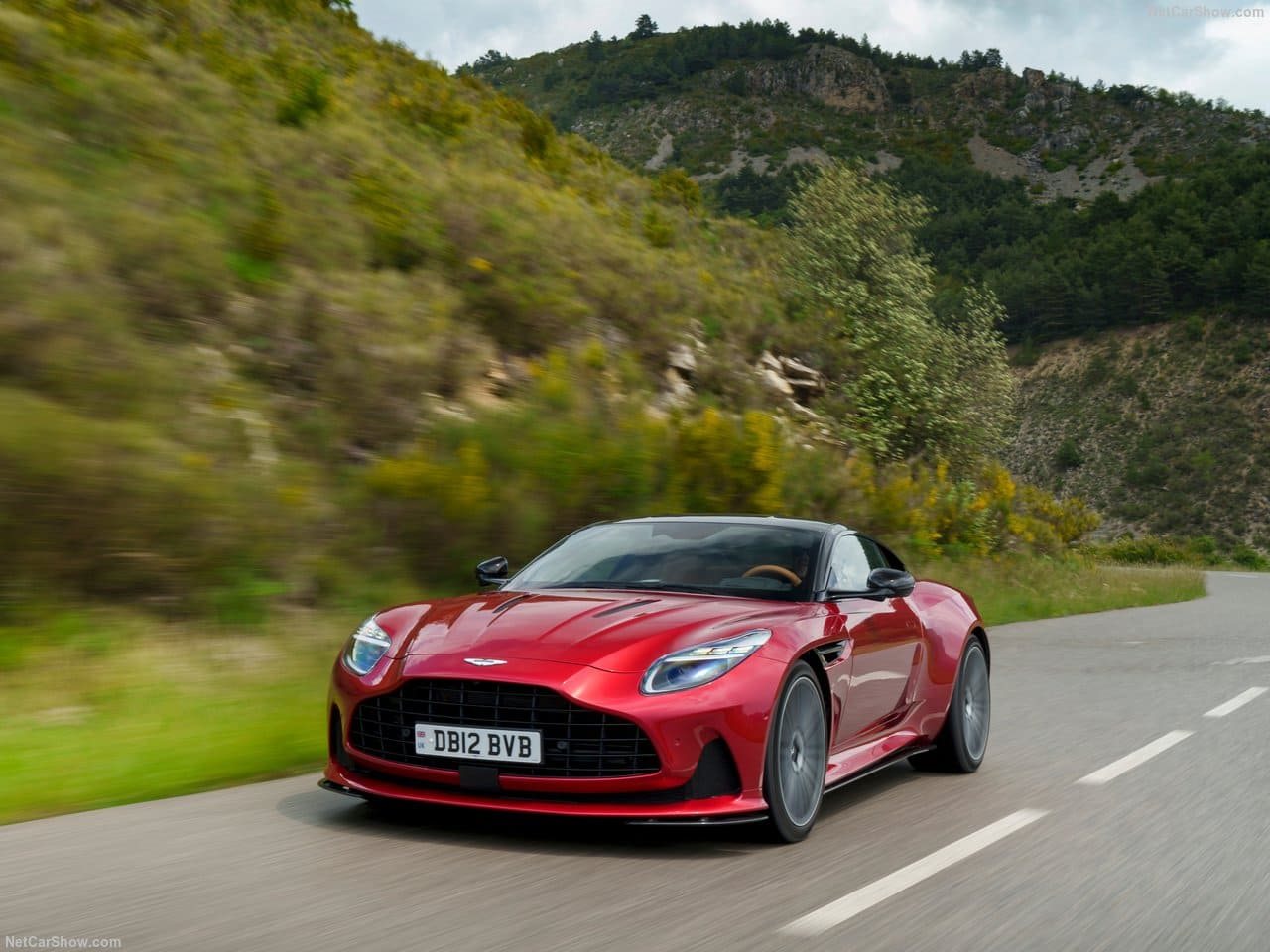 2024 - ASTON MARTIN DB12 HYPER RED, foto 43