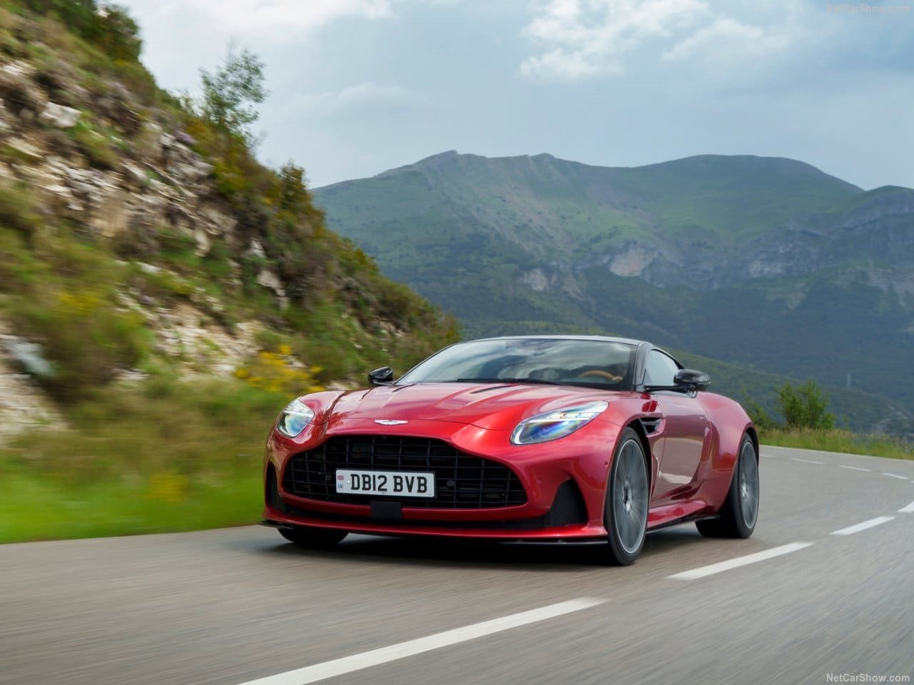 2024 - ASTON MARTIN DB12 HYPER RED, foto 44