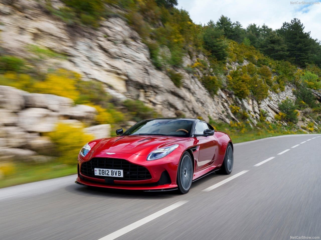 2024 - ASTON MARTIN DB12 HYPER RED, foto 48