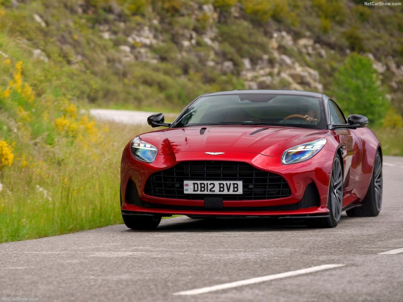2024 - ASTON MARTIN DB12 HYPER RED, foto 52