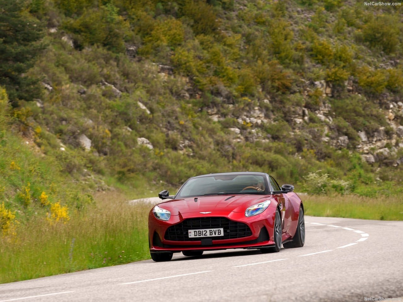 2024 - ASTON MARTIN DB12 HYPER RED, foto 59