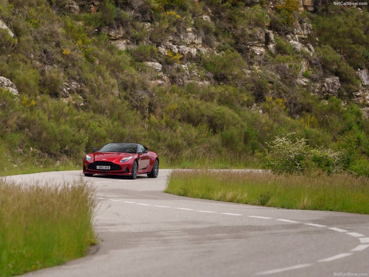 2024 - ASTON MARTIN DB12 HYPER RED, foto 61