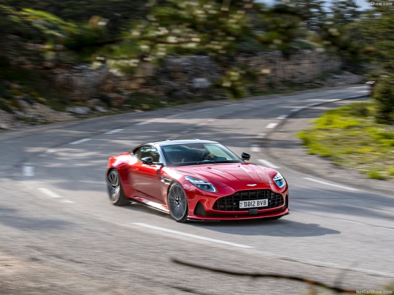 2024 - ASTON MARTIN DB12 HYPER RED, foto 63