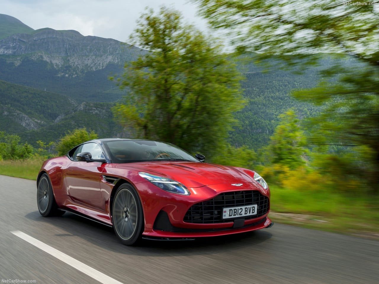 2024 - ASTON MARTIN DB12 HYPER RED, foto 65