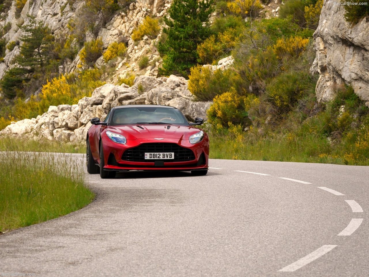 2024 - ASTON MARTIN DB12 HYPER RED, foto 66
