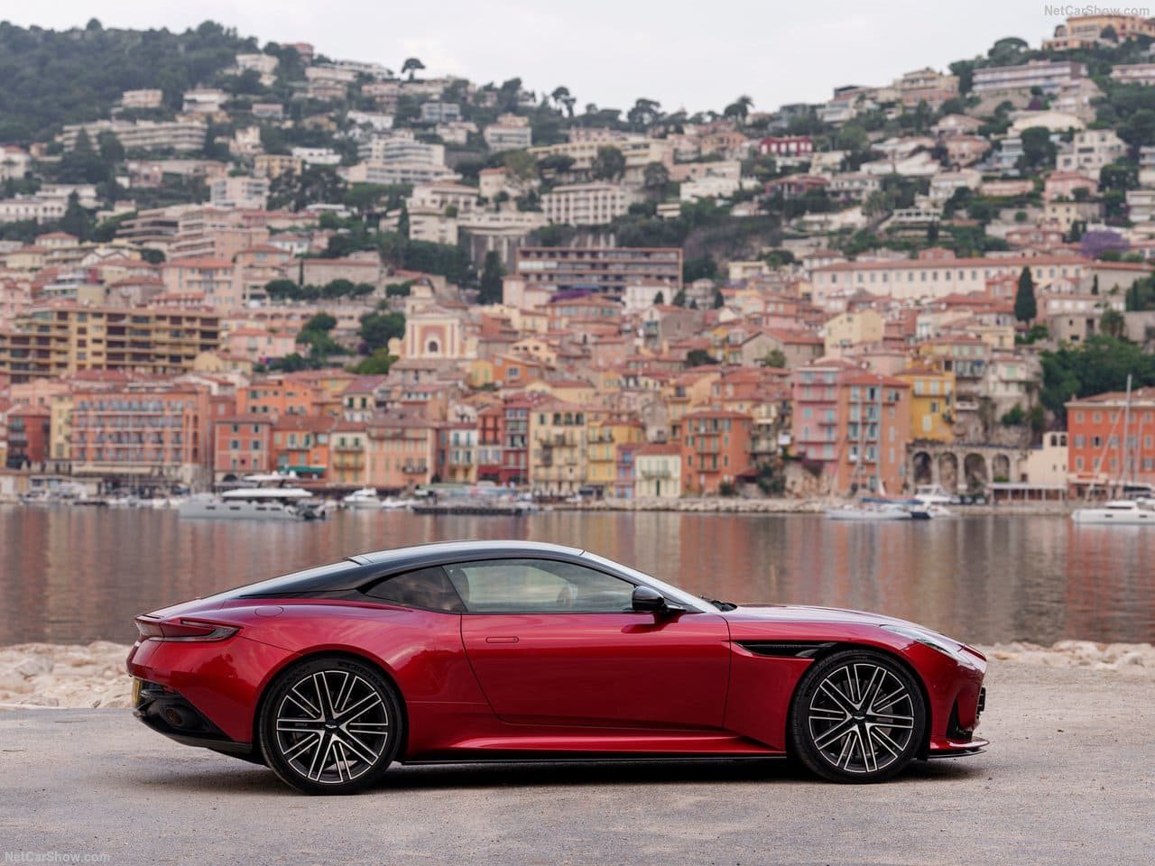 2024 - ASTON MARTIN DB12 HYPER RED, foto 70