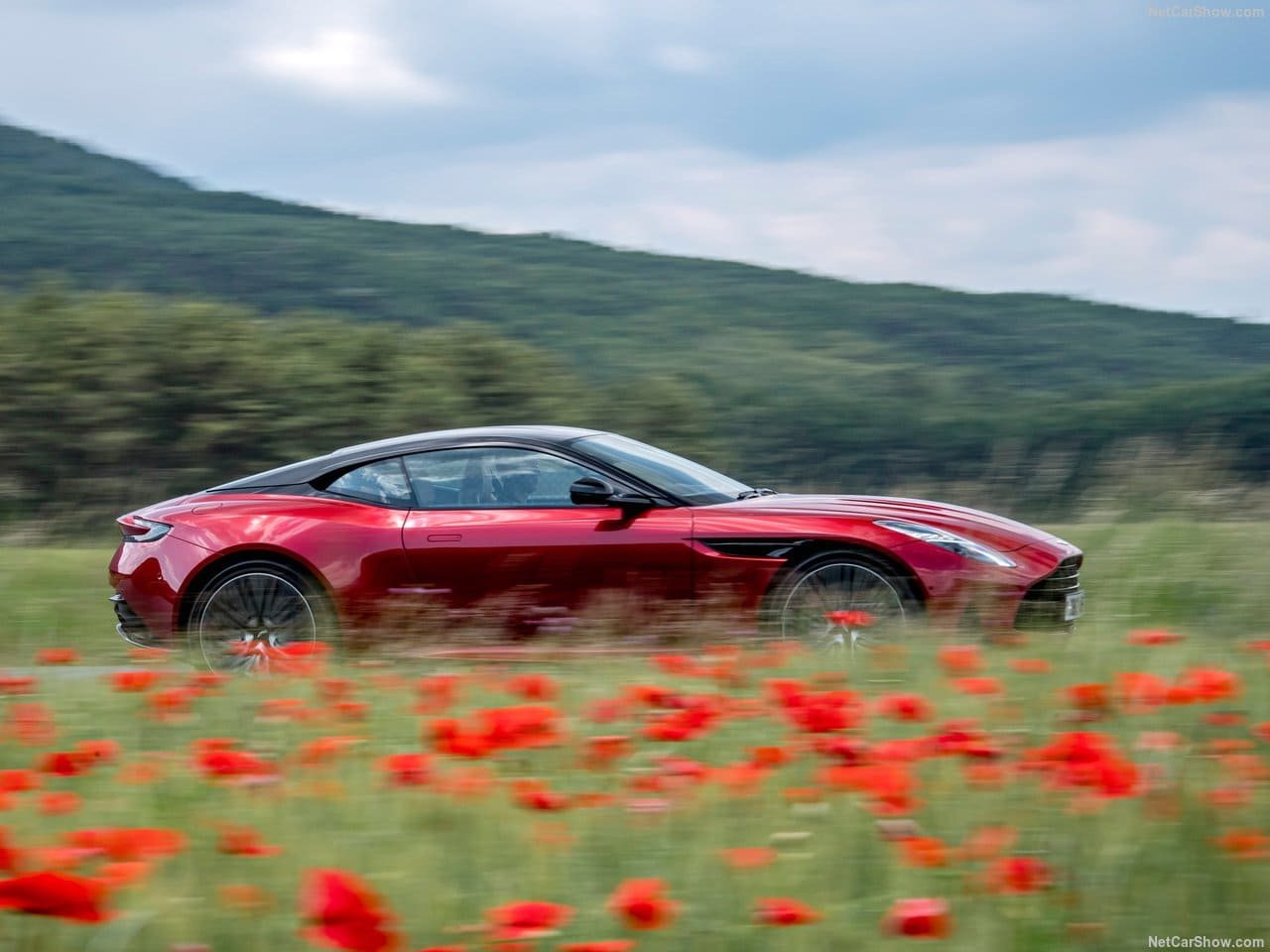2024 - ASTON MARTIN DB12 HYPER RED, foto 73
